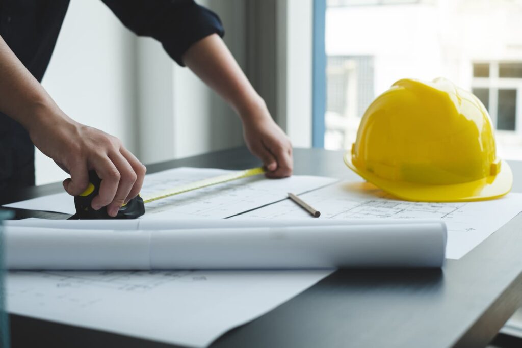 Zusammenarbeit auf der Baustelle